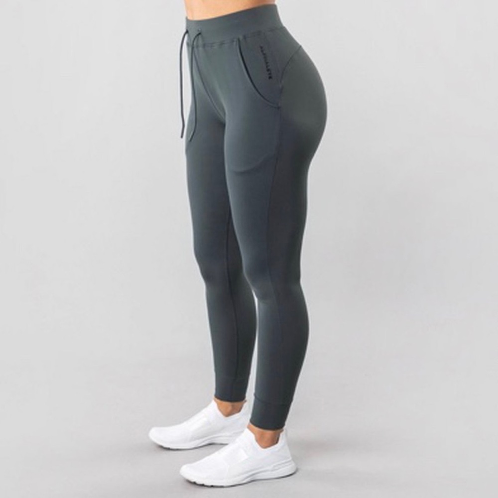 Alphalete Premium V2 Jogger - Urban Chic